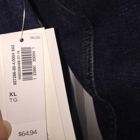 Jean jacket Brand new never warn tags still on - Picture 8 of 10